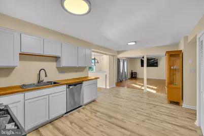 401 2nd Avenue, Baltimore, MD 21227 - Photo 15