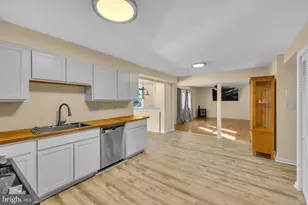 401 2nd Ave, Baltimore, MD 21227 - Photo 15