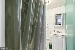 4 Enjay Ave, Catonsville, MD 21228 - Photo 19