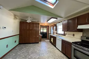 4624 Magnolia Ave, Halethorpe, MD 21227 - Photo 7