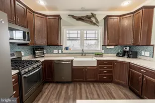 9031 Hinton Ave, Baltimore, MD 21219 - Photo 11