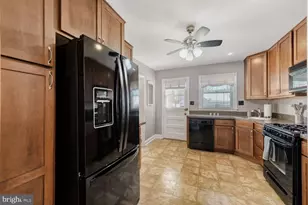 8127 Glen Gary Rd, Towson, MD 21286 - Photo 13