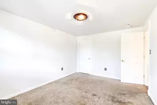 958 Middleborough Rd, Essex, MD 21221 - Photo 17