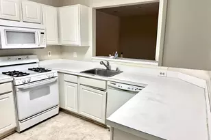 8905 Stone Creek Pl, Pikesville, MD 21208 - Photo 3