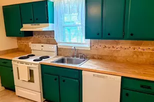 322 Sassafras Rd, Baltimore, MD 21221 - Photo 9