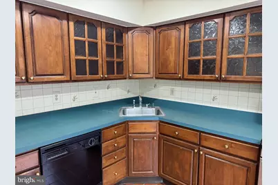 224 E Burke Avenue, Towson, MD 21286 - Photo 7