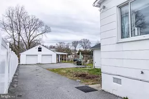 338 Maple Ave, Essex, MD 21221 - Photo 3