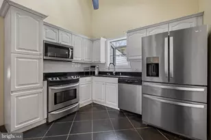 922 Beaverbank Cir, Towson, MD 21286 - Photo 17