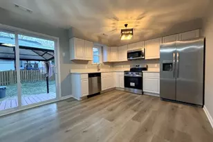 146 Marine Oaks Dr, Essex, MD 21221 - Photo 9