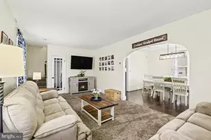 6807 North Point Rd, Sparrows Point, MD 21219 - Photo 3