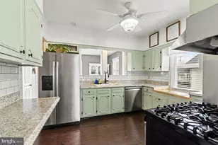 6807 North Point Rd, Sparrows Point, MD 21219 - Photo 7