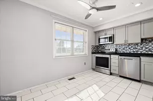 8 Middleview Ct, Baltimore, MD 21244 - Photo 13