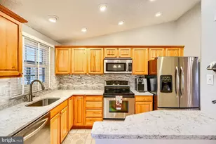 8908 Goldentree Ln, Essex, MD 21221 - Photo 9