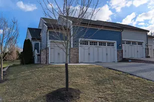 6910 Summit Cir, Towson, MD 21239 - Photo 3