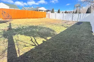 310 Pinewood Rd, Baltimore, MD 21222 - Photo 9