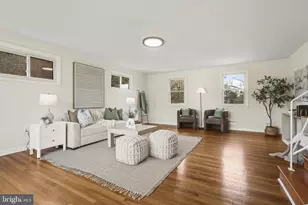 1214 Oakcroft Dr, Lutherville Timonium, MD 21093 - Photo 3