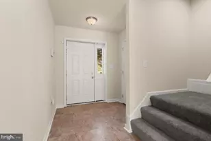 1 Karendale Ct, Baltimore, MD 21244 - Photo 5