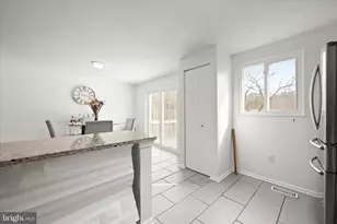 27 Alexander Ct, Owings Mills, MD 21117 - Photo 17