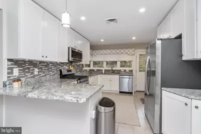 612 W Chesapeake Avenue, Towson, MD 21204 - Photo 9