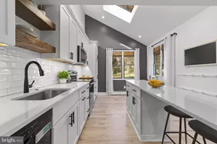 1918 Lismore Ln, Catonsville, MD 21228 - Photo 15