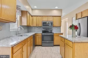 9046 Tarpleys Cir, Baltimore, MD 21237 - Photo 17