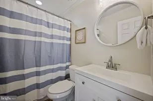 732 White Oaks Ave, Baltimore, MD 21228 - Photo 23