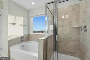 8101 Cypress Pt Dr, Baltimore, MD 21237 - Photo 17