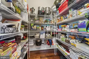 8700 Springvale Dr, Lutherville Timonium, MD 21093 - Photo 9