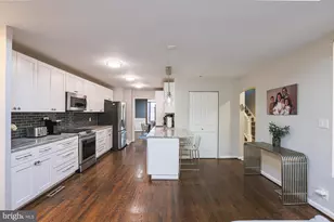 110 Old Crossing Dr, Baltimore, MD 21208 - Photo 5