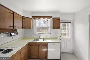 8605 Lucerne Rd, Randallstown, MD 21133 - Photo 13