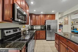 9120 Summer Park Dr, Parkville, MD 21234 - Photo 9