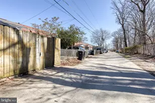 933 Circle Dr, Halethorpe, MD 21227 - Photo 33