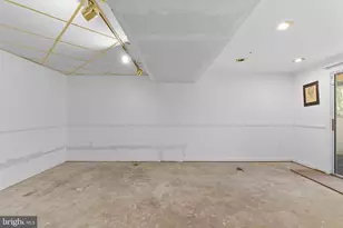 6940 Myersview Dr, Middle River, MD 21220 - Photo 25