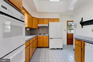 2926 Knoll Acres Dr, Baltimore, MD 21234 - Photo 11