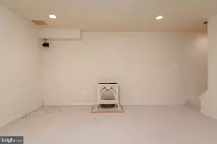 9102 Wise Ave Ext, Baltimore, MD 21219 - Photo 27