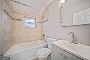 834 N Marlyn Ave, Essex, MD 21221 - Photo 21