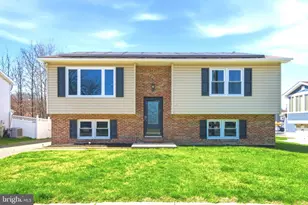 302 W Rd, Baltimore, MD 21221 - Photo 1