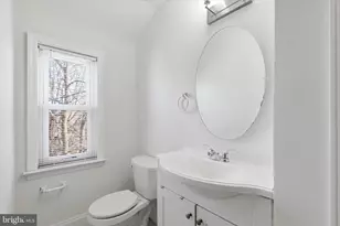 8521 Water Oak Rd, Baltimore, MD 21234 - Photo 15