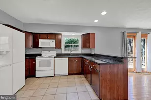 9318 Hines Estates Dr, Parkville, MD 21234 - Photo 7