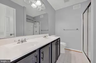 9318 Hines Estates Dr, Parkville, MD 21234 - Photo 19