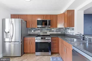 8 Primrose Ct, Parkville, MD 21234 - Photo 11