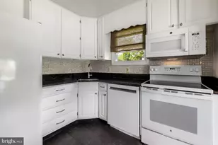 1907 Logwind Rd, Baltimore, MD 21228 - Photo 19