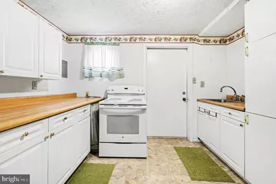 9422 Gunview Road, Baltimore, MD 21236 - Photo 35