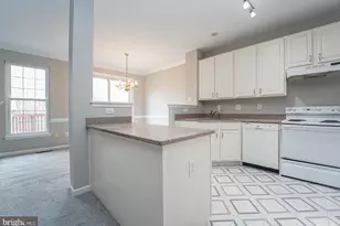 10 Pepperdine Cir, Baltimore, MD 21228 - Photo 11