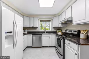 11 Randolph Springs Ct, Baltimore, MD 21228 - Photo 17