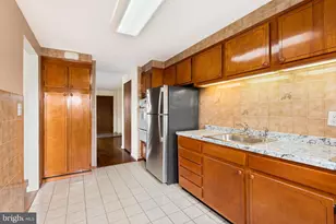 1041 Foxwood Ln, Baltimore, MD 21221 - Photo 11