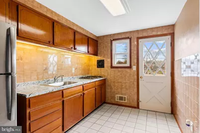 1041 Foxwood Lane, Baltimore, MD 21221 - Photo 13