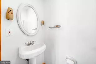 18 Propeller Dr, Baltimore, MD 21220 - Photo 11