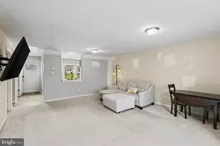 16 Hardwood Dr, Rosedale, MD 21237 - Photo 7