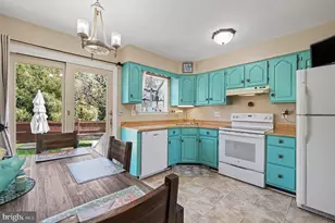 17 Rosehill Ct, Baltimore, MD 21236 - Photo 11